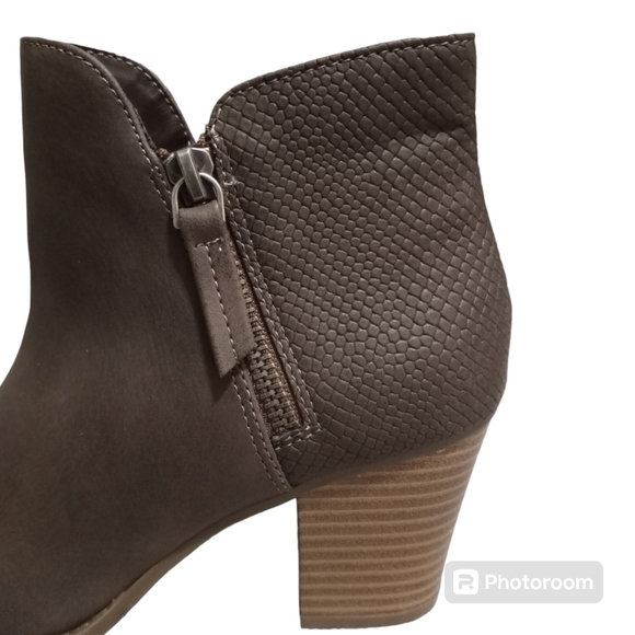 a.n.a Palo Ankle Boots Size 6.5M - Picture 9 of 14